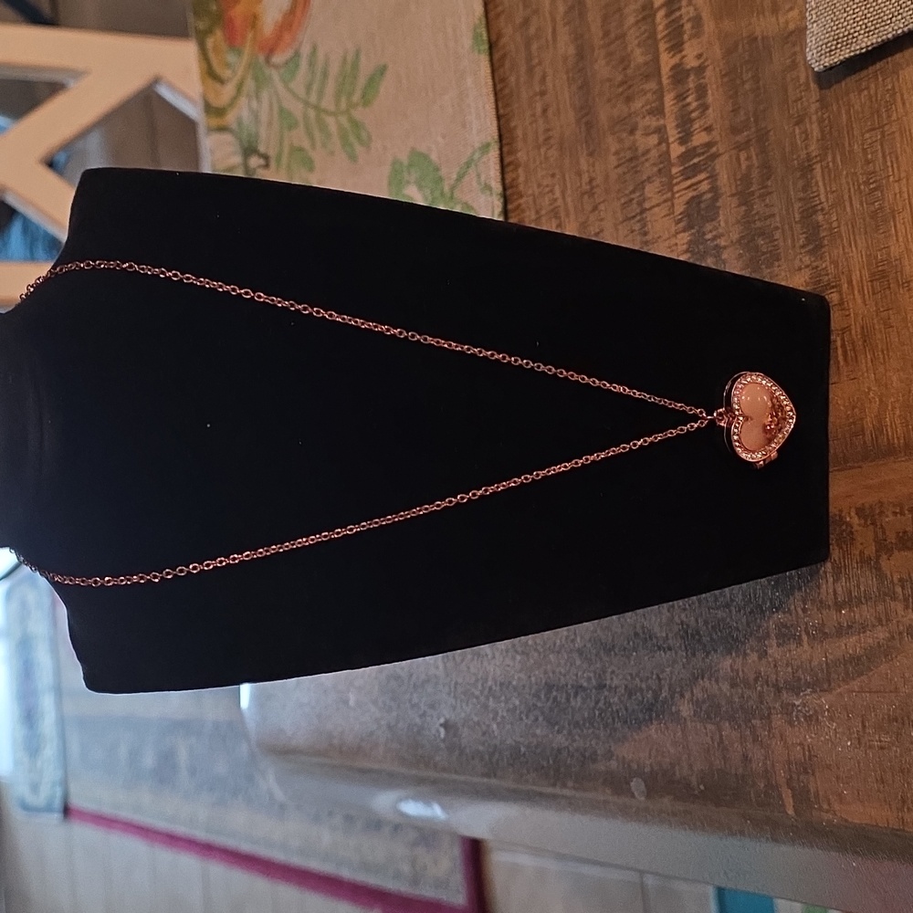 Heart Pendant Necklace with Rose Gold Chain